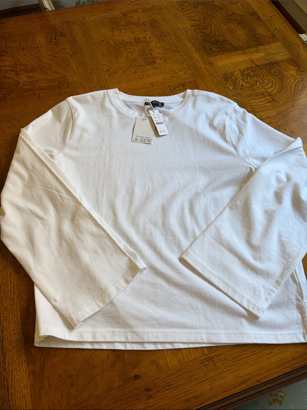 J. Crew women’s  White Long-Sleeve Crewneck NWT boyfriend style. Med
